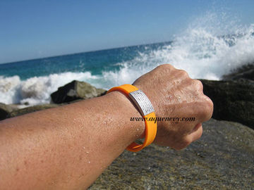 High quality Custom color emergency id silicone bracelet with laser engraved QR code