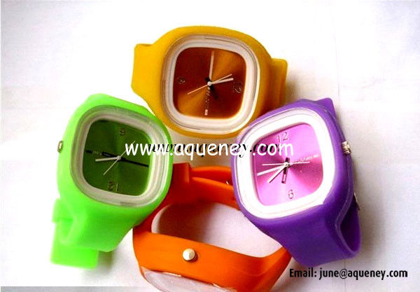 2014 Popular fashion design silicone jelly watch from China factory